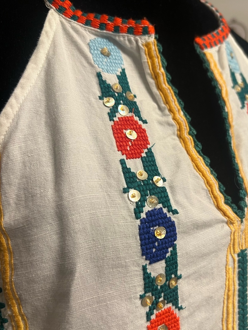 Anthropologie Love Sam Jillian Embroidered cotton linen Top S - Picture 3 of 9